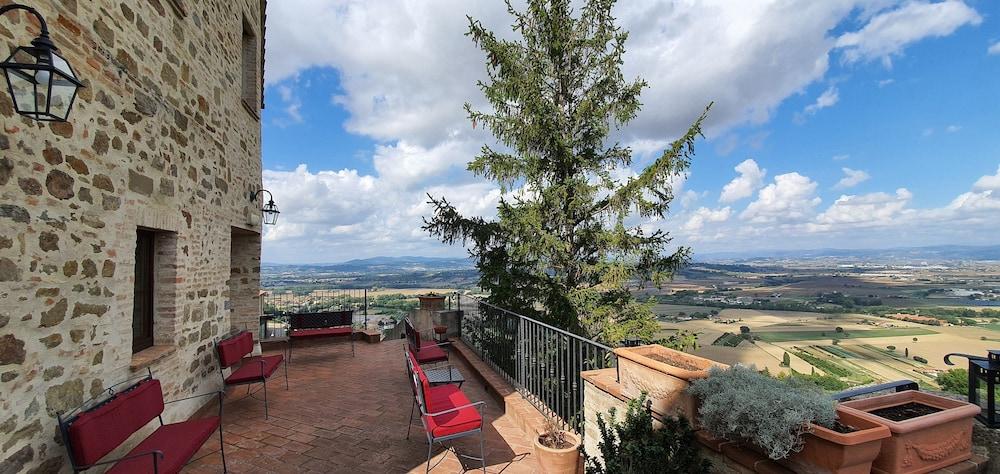 Relais La Corte di Bettona Esterno foto