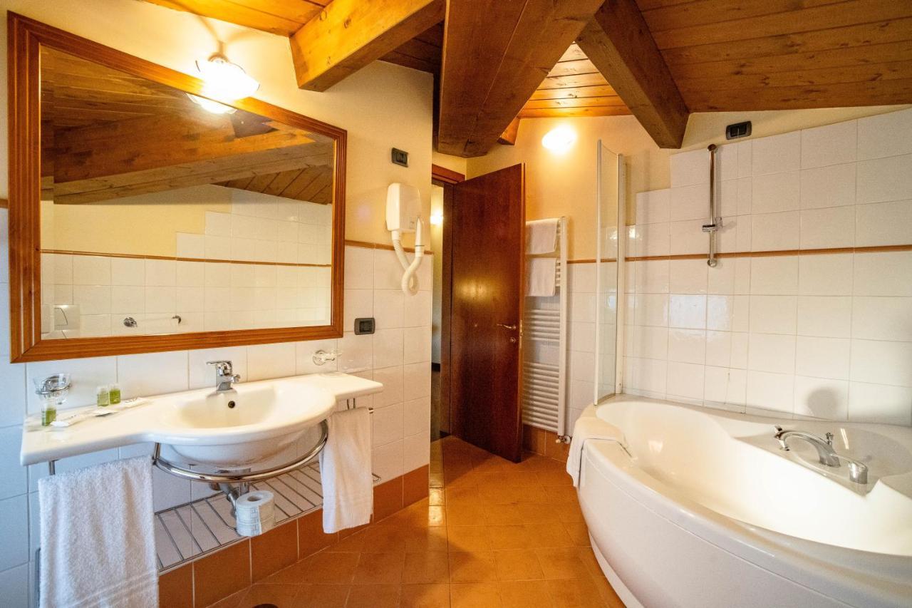 Relais La Corte di Bettona Esterno foto