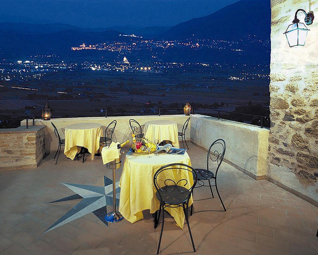Relais La Corte di Bettona Esterno foto