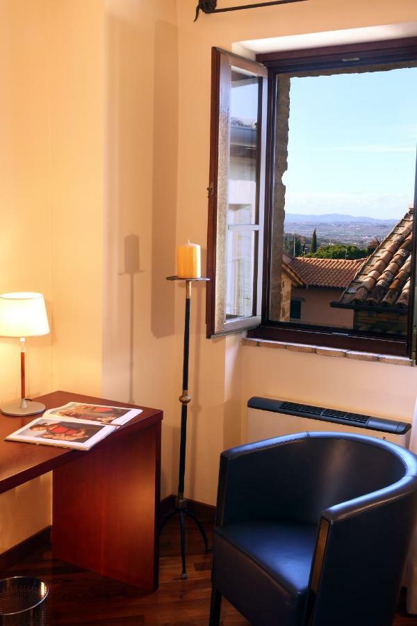 Relais La Corte di Bettona Esterno foto